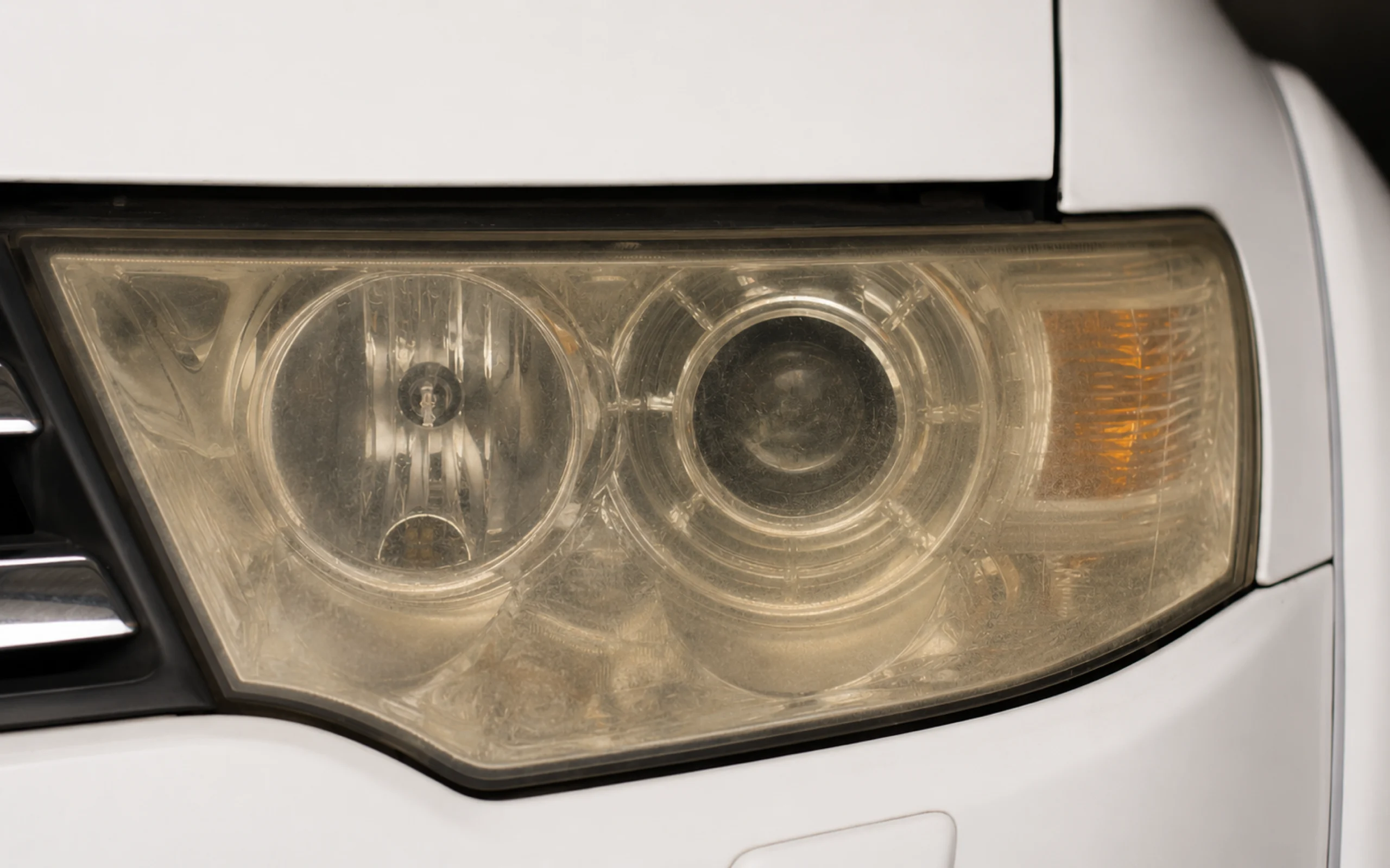 Headlamp Coating Restoration: Solusi Mengembalikan Lampu Mobil Kusam Seperti Baru